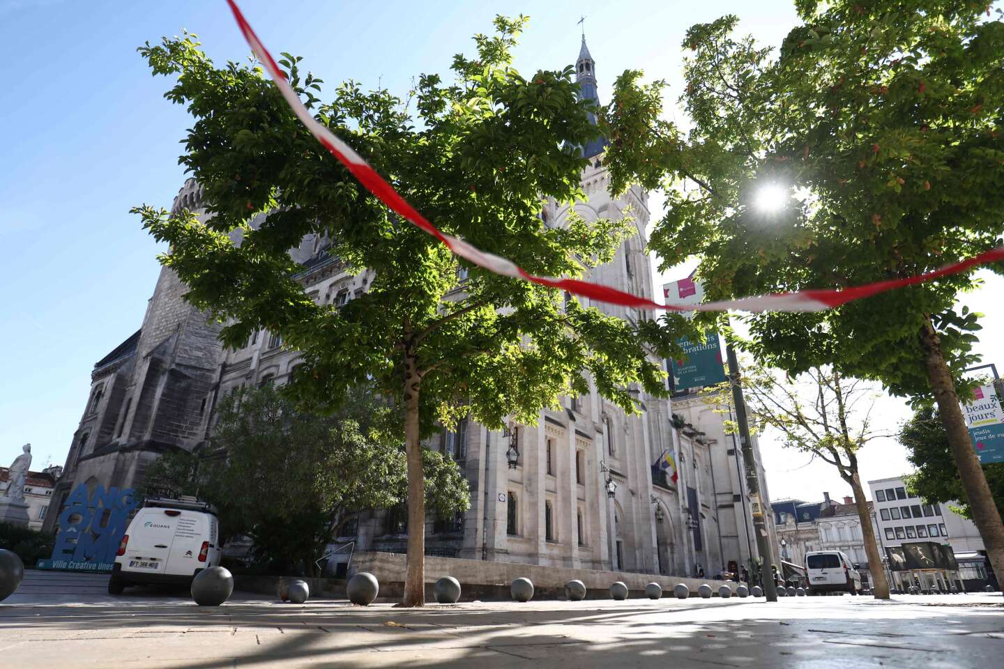 Angoulême : des « troubles psychiques » relevés chez l’homme qui a tenté d’incendier la mairie