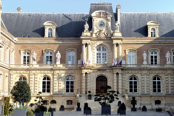A Amiens, la maire signe un arrêté pour interdire « l’exercice de la mendicité » de mai à août