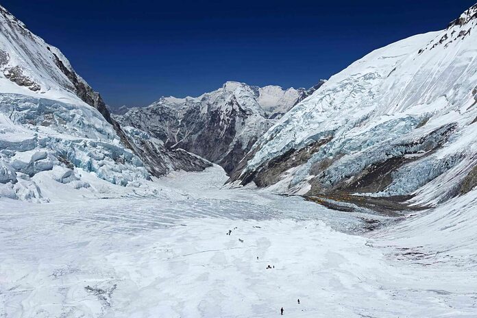 Phunjo Lama, alpiniste népalaise, établit un nouveau record féminin pour l’ascension de l’Everest
