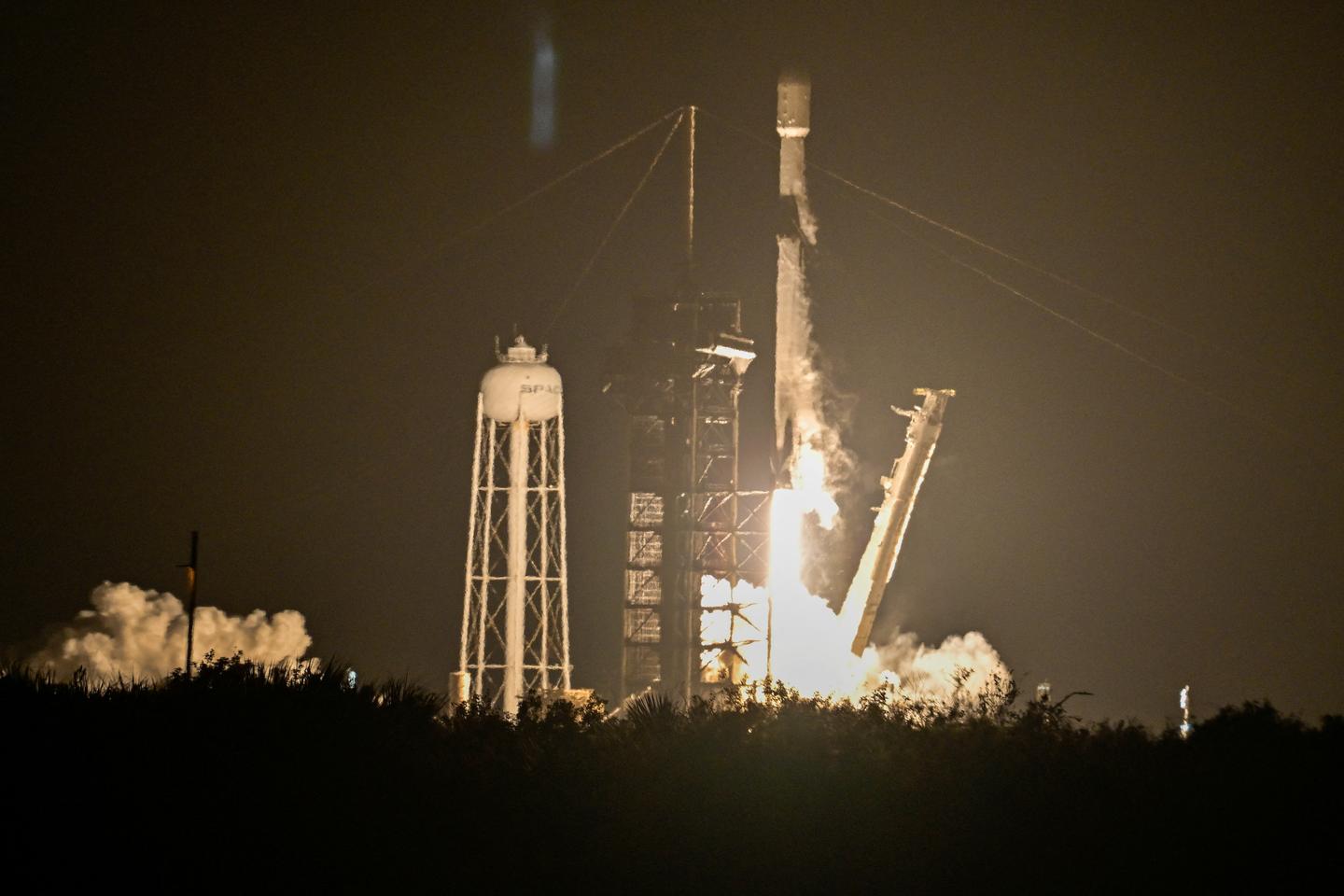 Deux robots spatiaux en route pour la Lune à bord d’une fusée de SpaceX