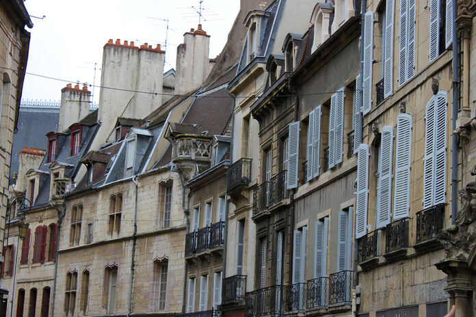 A Dijon, un homme tué dans son appartement après un tir contre son immeuble