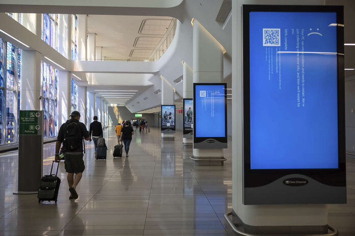 Panne informatique mondiale : aéroports, banques et hôpitaux perturbés par la plus grande panne informatique de l’histoire