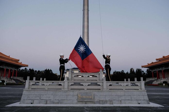 Taïwan : vingt-quatre avions militaires chinois détectés autour de l’île en vingt-quatre heures