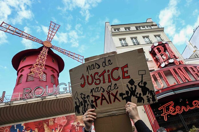 Manifestations contre les violences policières : quelques milliers de personnes ont défilé en France ; des incidents en tête du cortège parisien