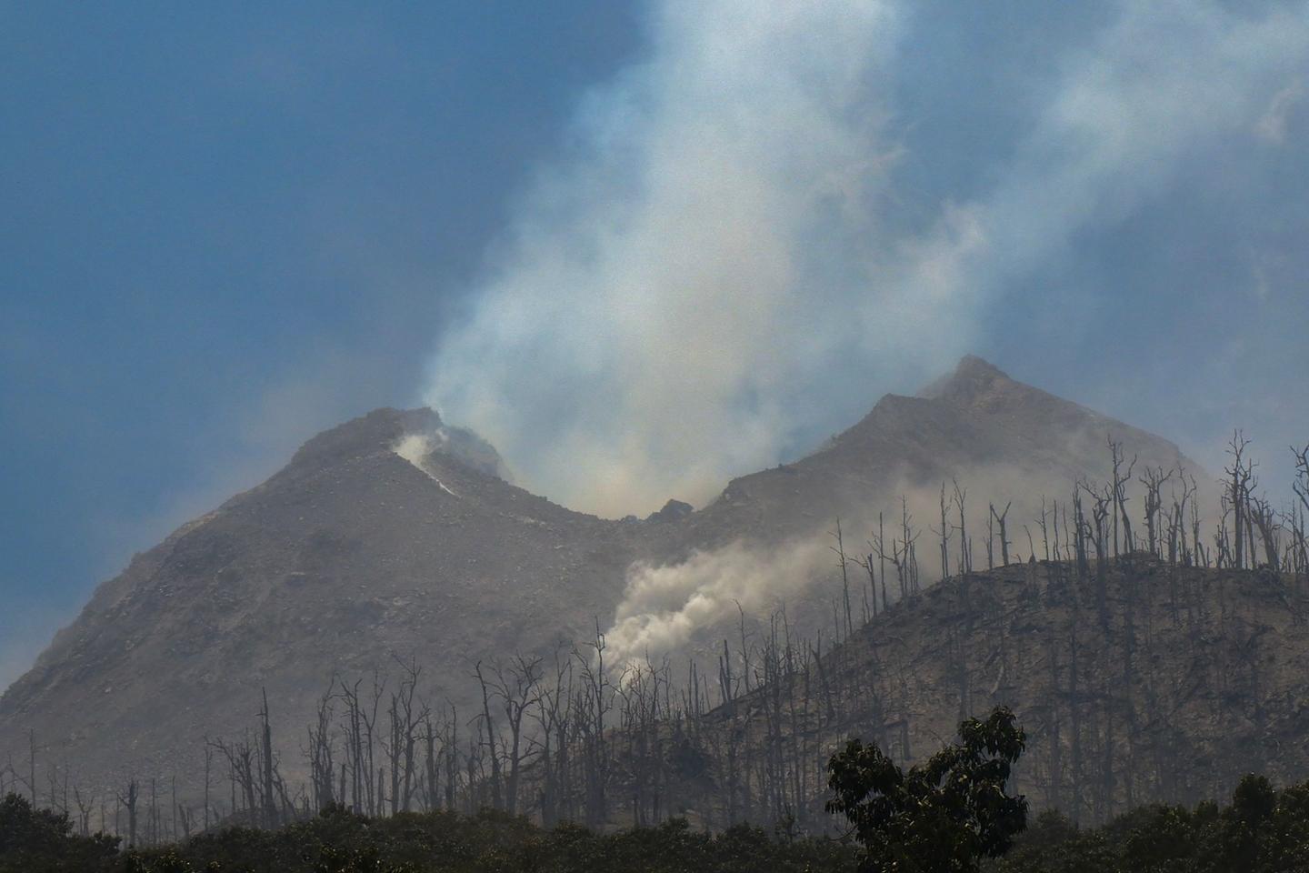 En Indonésie, une éruption du volcan Lewotobi Laki-Laki tue au moins dix personnes