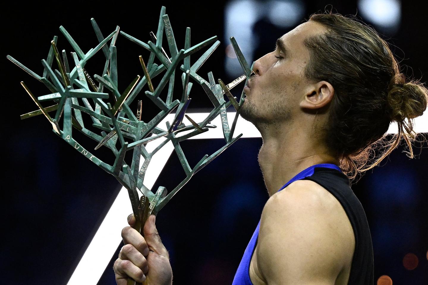 Tennis : Alexander Zverev, dernier empereur de Bercy, met fin au rêve d’Ugo Humbert